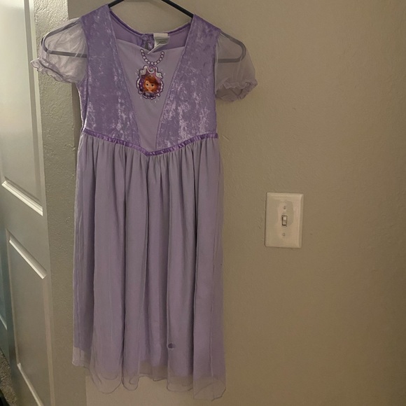 *flawed* Sofia the first nightgown costume
